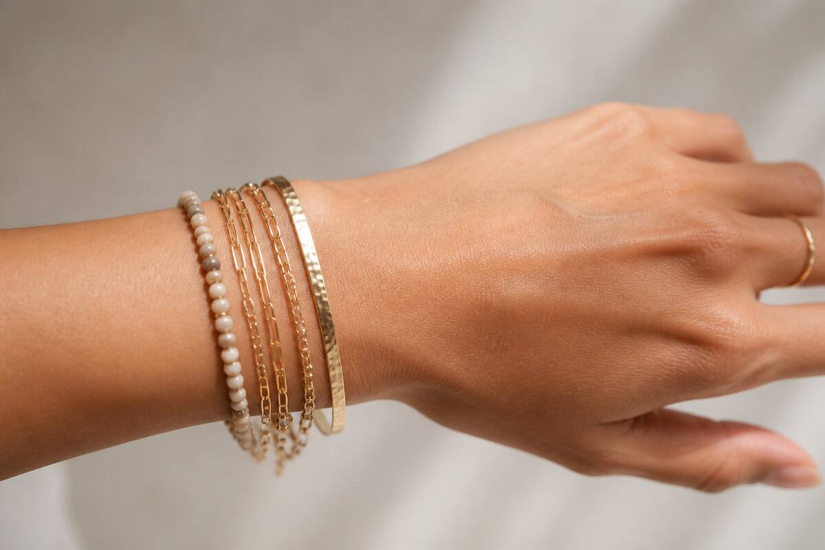 Armbanden kiezen: zo vind je stijl, pasvorm en materiaal die echt bij je passen